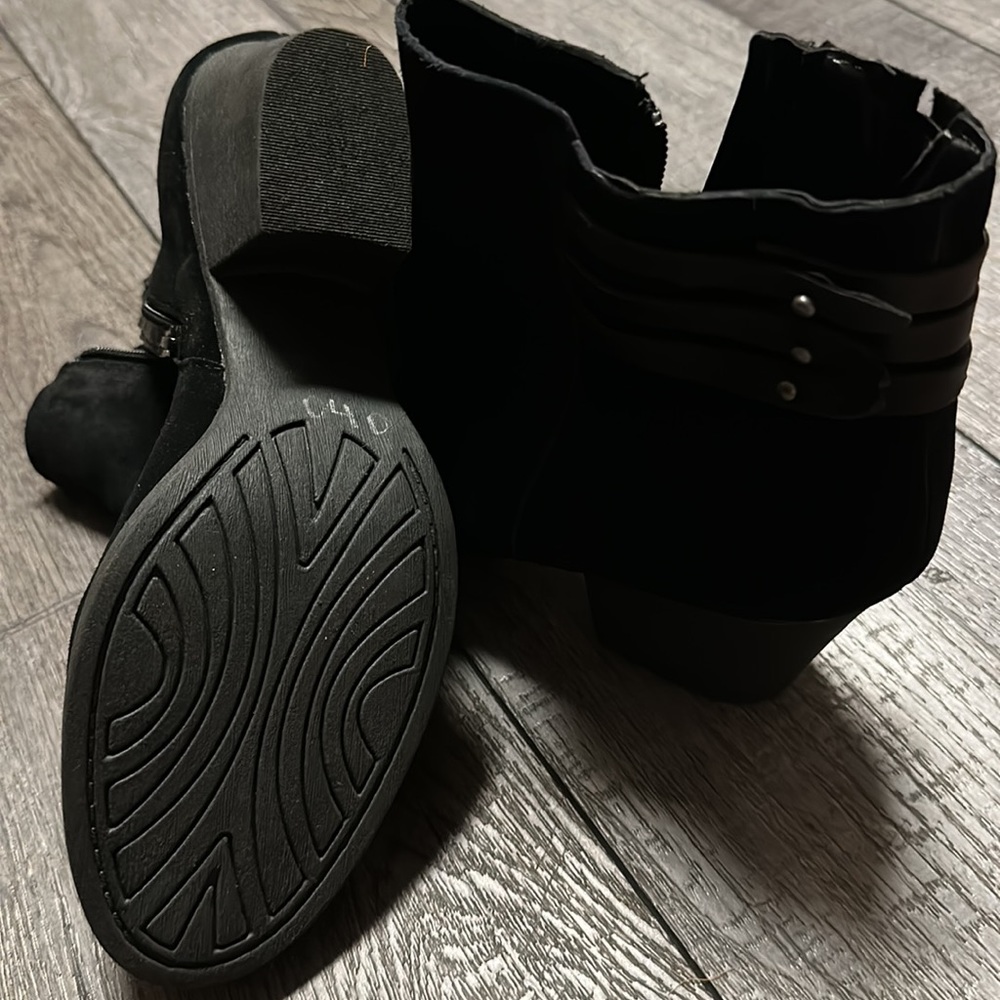 Boots - Picture 5 of 7